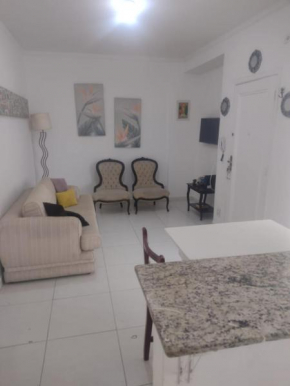 Apartamento Vento e mar - 2 quartos com sacada na quadra da praia do gonzaga